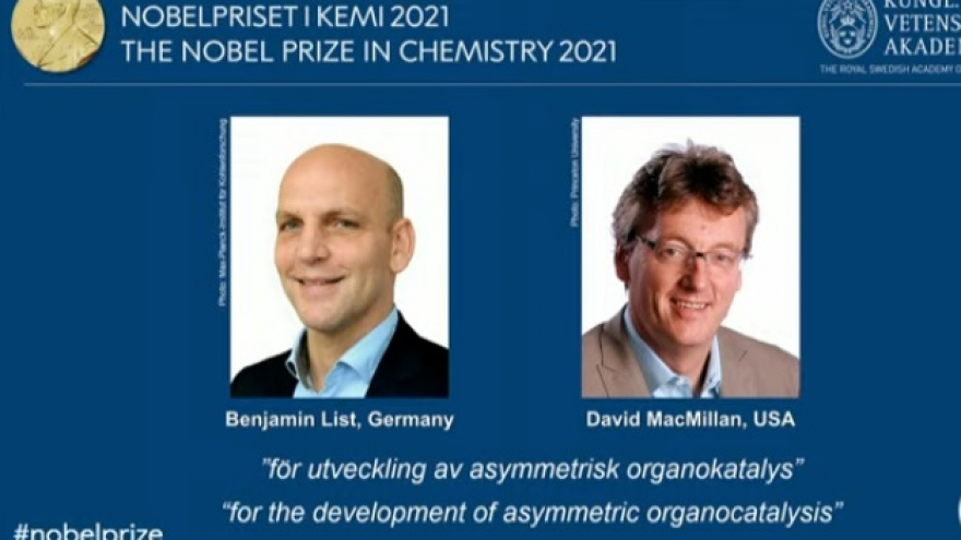 Nobel Hóa học 2021 thuộc về nhà khoa học Đức và Mỹ với công cụ xúc tác hữu cơ